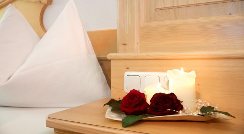 Hotel Ferienschlössl Harmonie Holzgau Zimmer foto