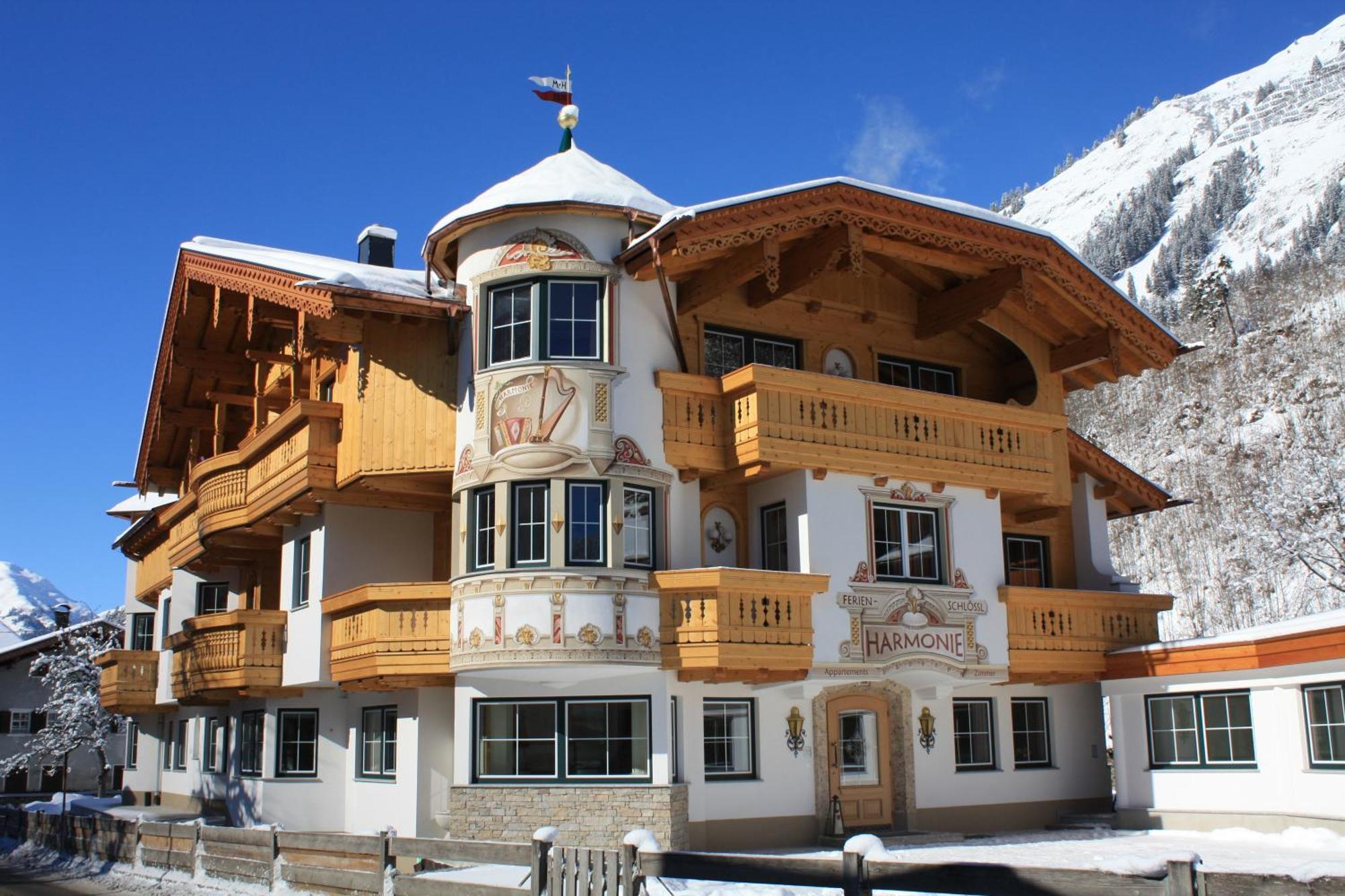 Hotel Ferienschlössl Harmonie Holzgau Exterior foto