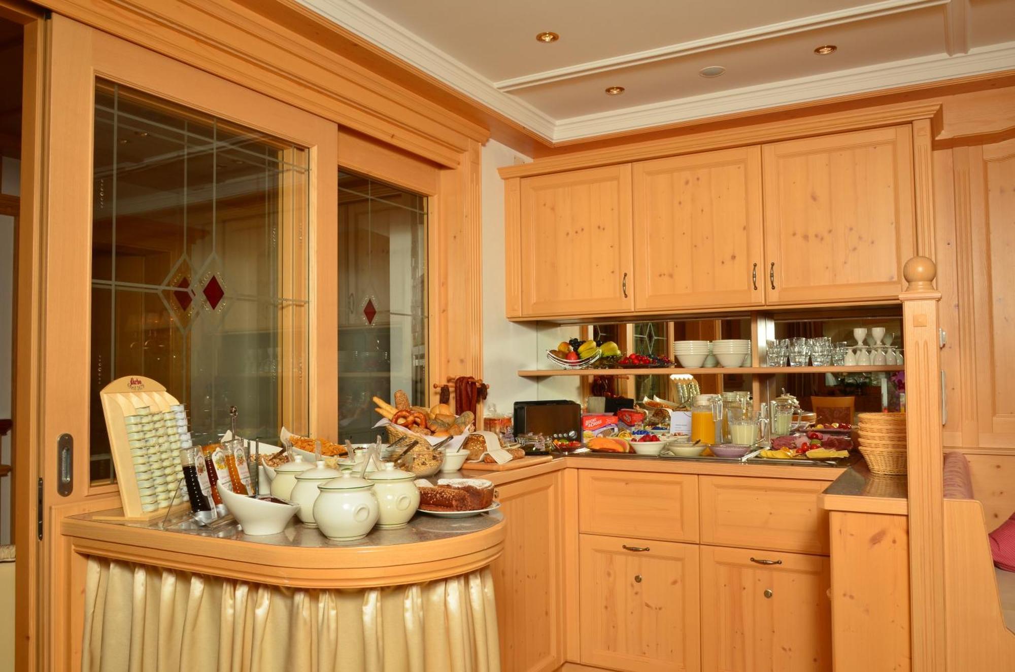 Hotel Ferienschlössl Harmonie Holzgau Zimmer foto