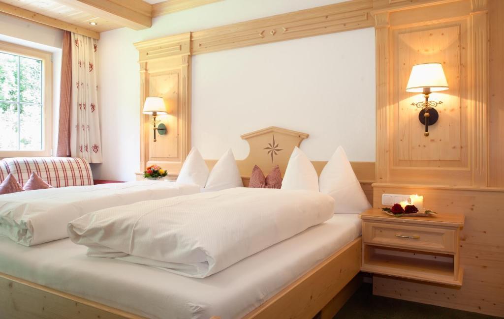 Hotel Ferienschlössl Harmonie Holzgau Zimmer foto