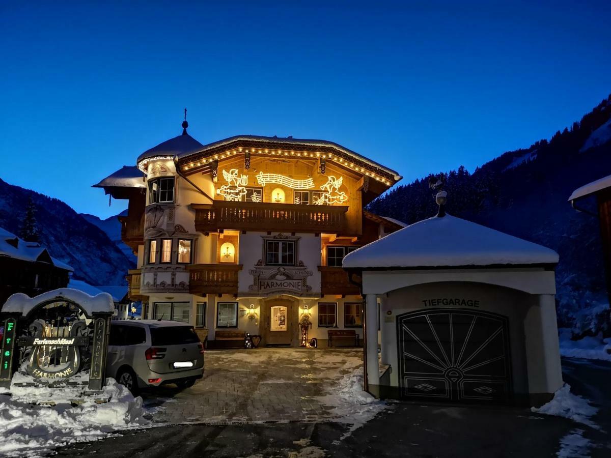 Hotel Ferienschlössl Harmonie Holzgau Exterior foto